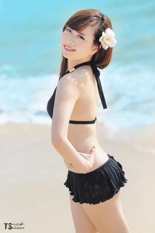 女生扒开尿口让男生插